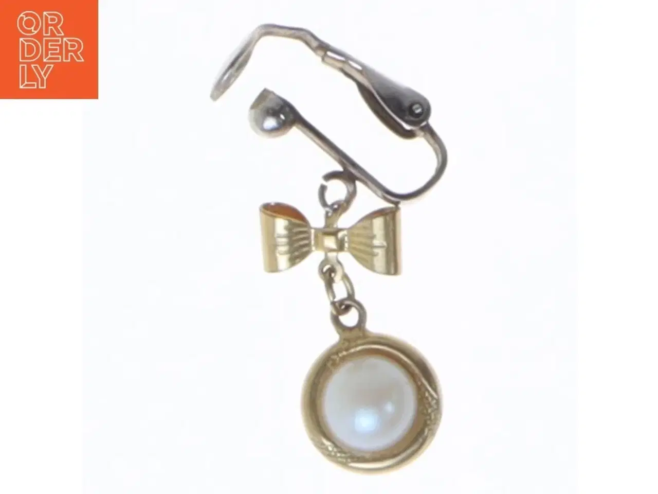 Billede 1 - Ørering med perle og sløjfe-design (str. 3 cm)