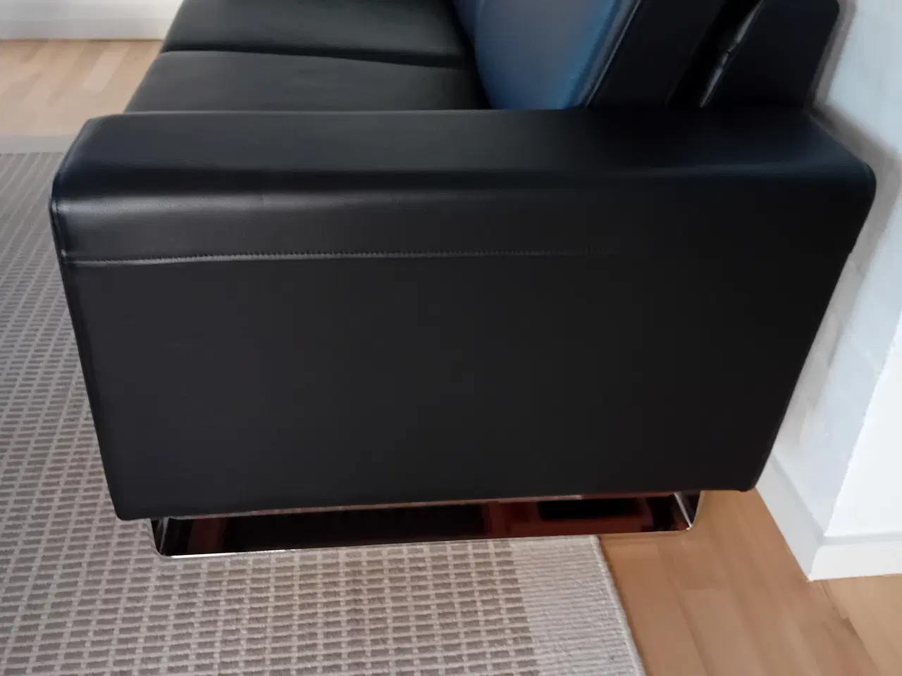 Billede 2 - Stilfuld 2+2½ personers sofa i god læderkvalitet