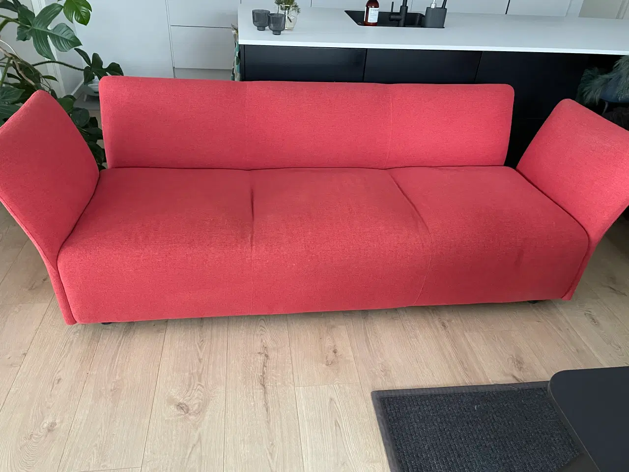 Billede 3 - 3-personers sofa med puder (medfølger)