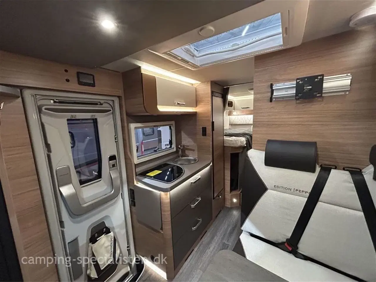 Billede 9 - 2026 - Weinsberg Pepper Edition MEG 640 Mercedes   Weinsberg CaraCompact 640 MEG Edition Pepper MB 2026 - Kan snart ses nu hos Camping-Specialisten.dk