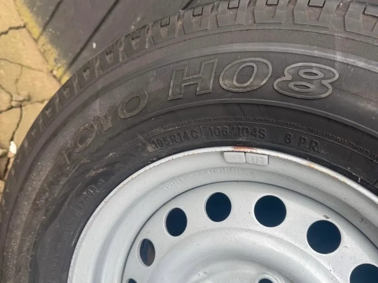 Billede 1 - 1 stk Toyo 195R14C 106/104S