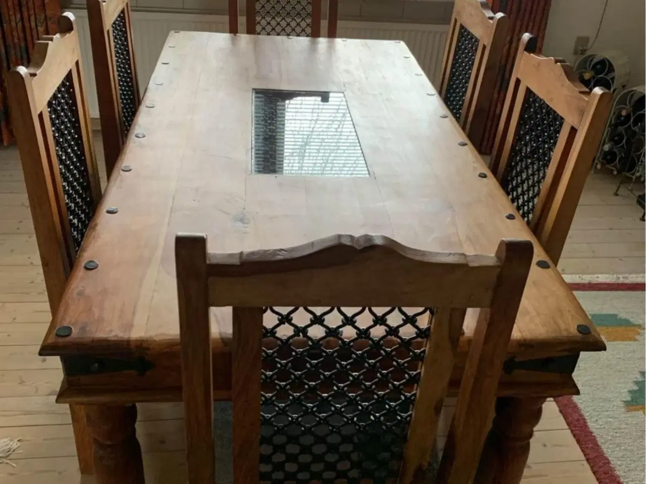 Billede 1 - Spisebord inkl. 6 stole