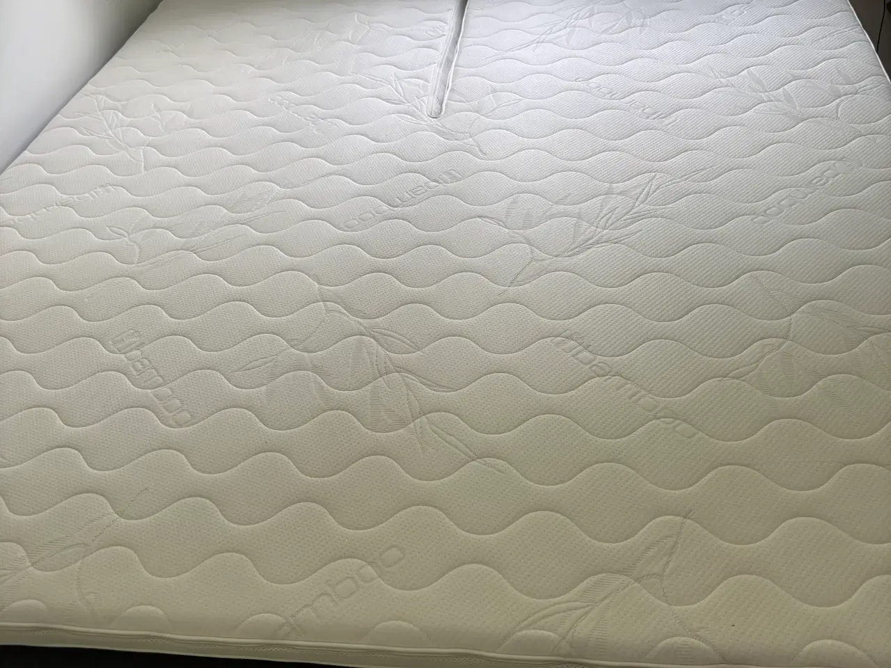 Billede 1 - Super velholdt Elevations seng 180x200cm.