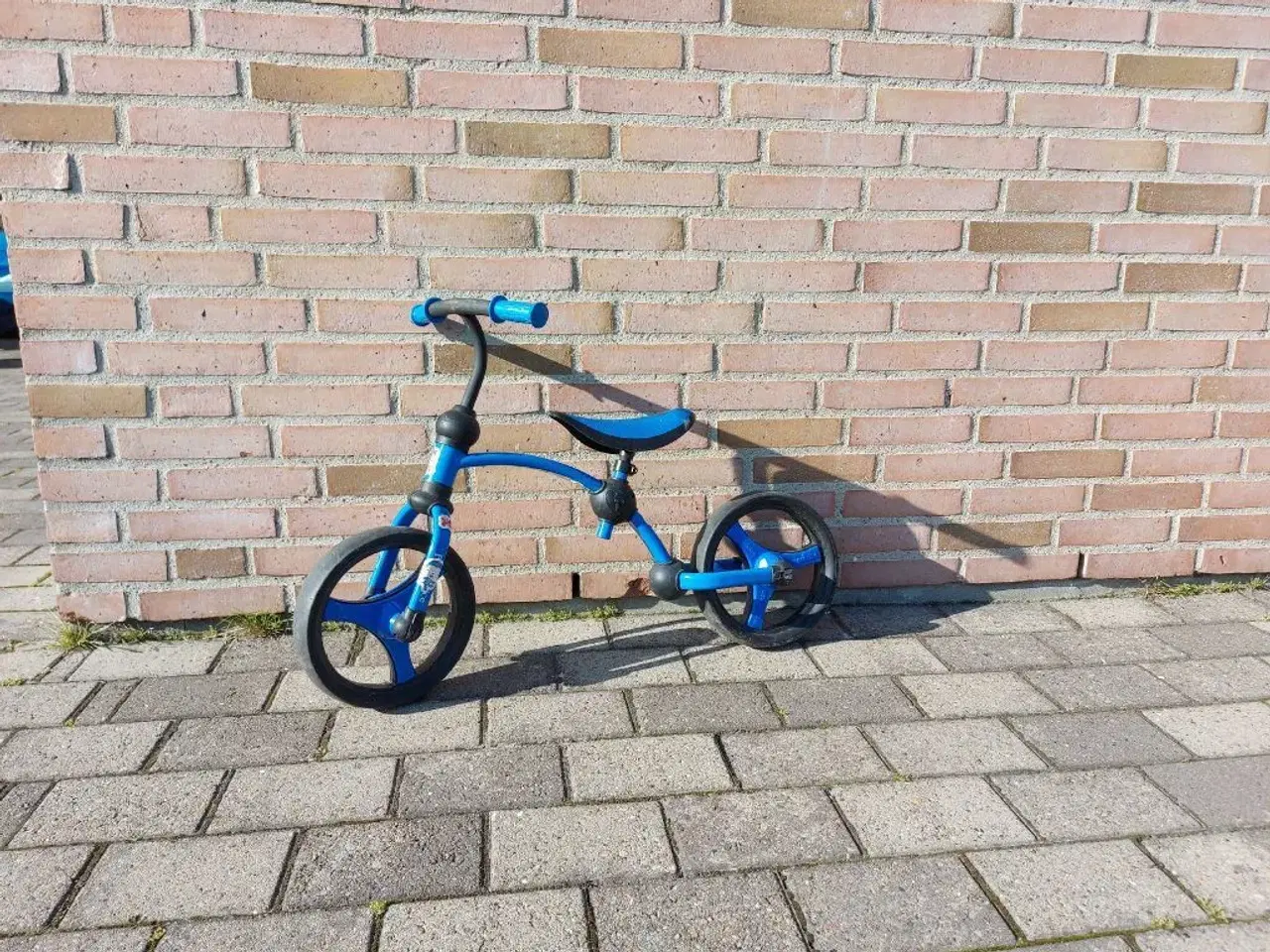 Billede 1 - Blå løbecykel