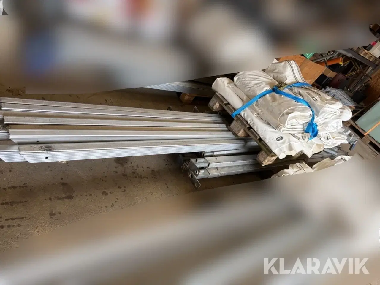 Billede 1 - Telt med teltdug 9x9 meter