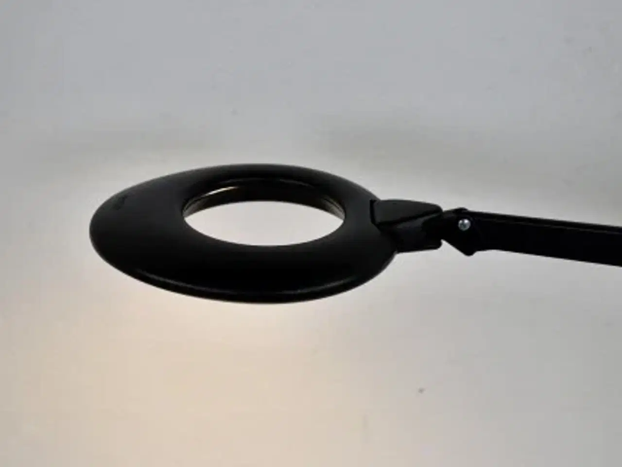 Billede 4 - Luxo ovelo sort bordlampe med fod