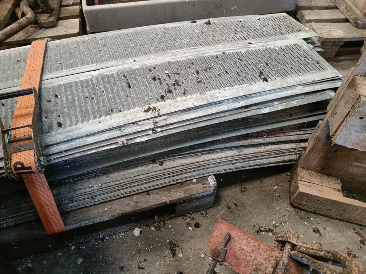 Billede 2 - - - - Gulvriste ca. 280 meter