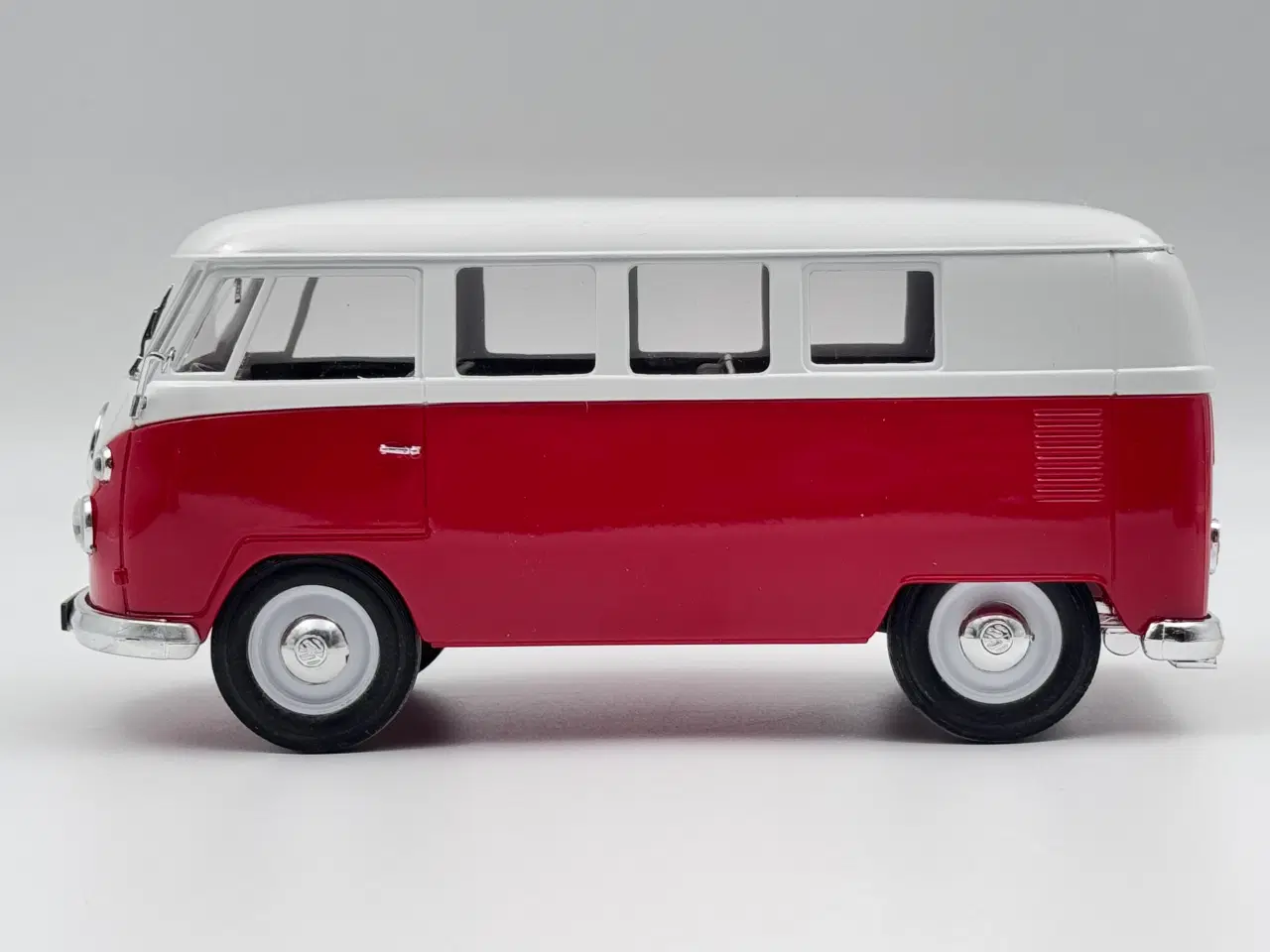 Billede 3 - 1966 VW T1 Combi Splitbus 1:18  