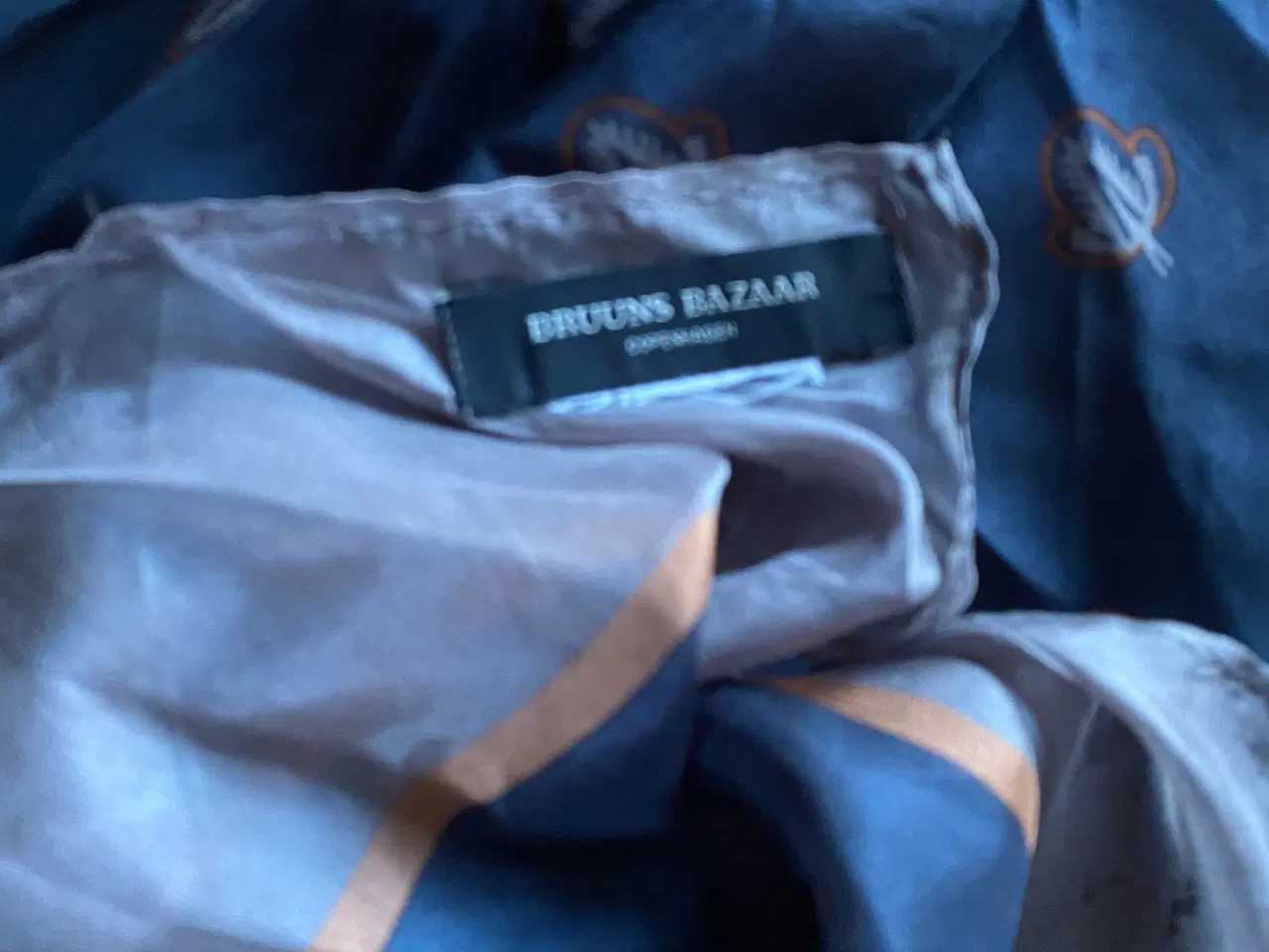 Billede 1 - Bruuns Bazaar tørklæde