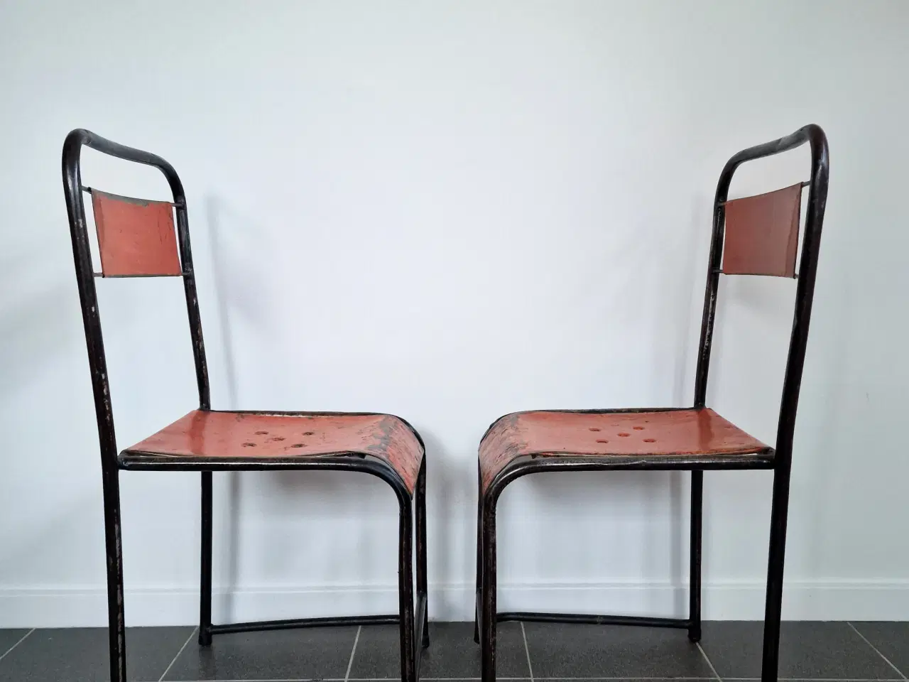 Billede 6 - 6 stk sjove og dekorative stabelbare stole.