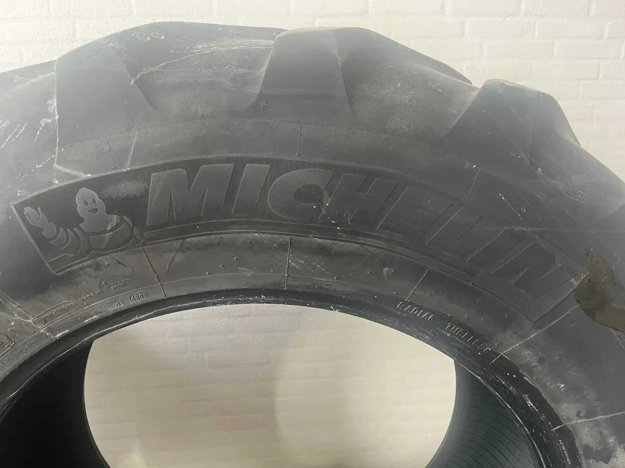 Billede 2 - Michelin 650/65 R38