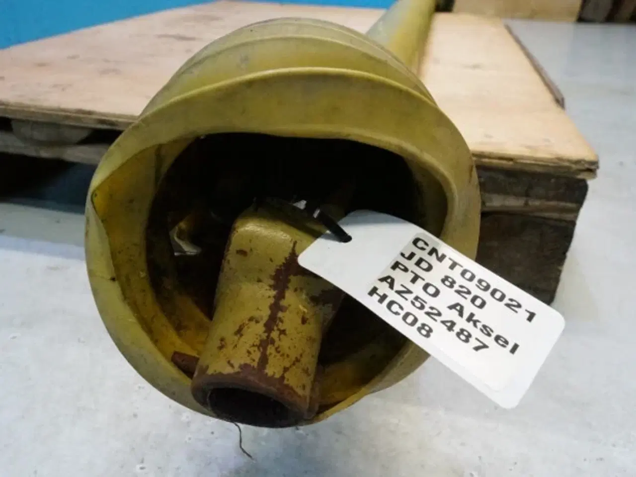 Billede 6 - John Deere 820 PTO Aksel AZ52487