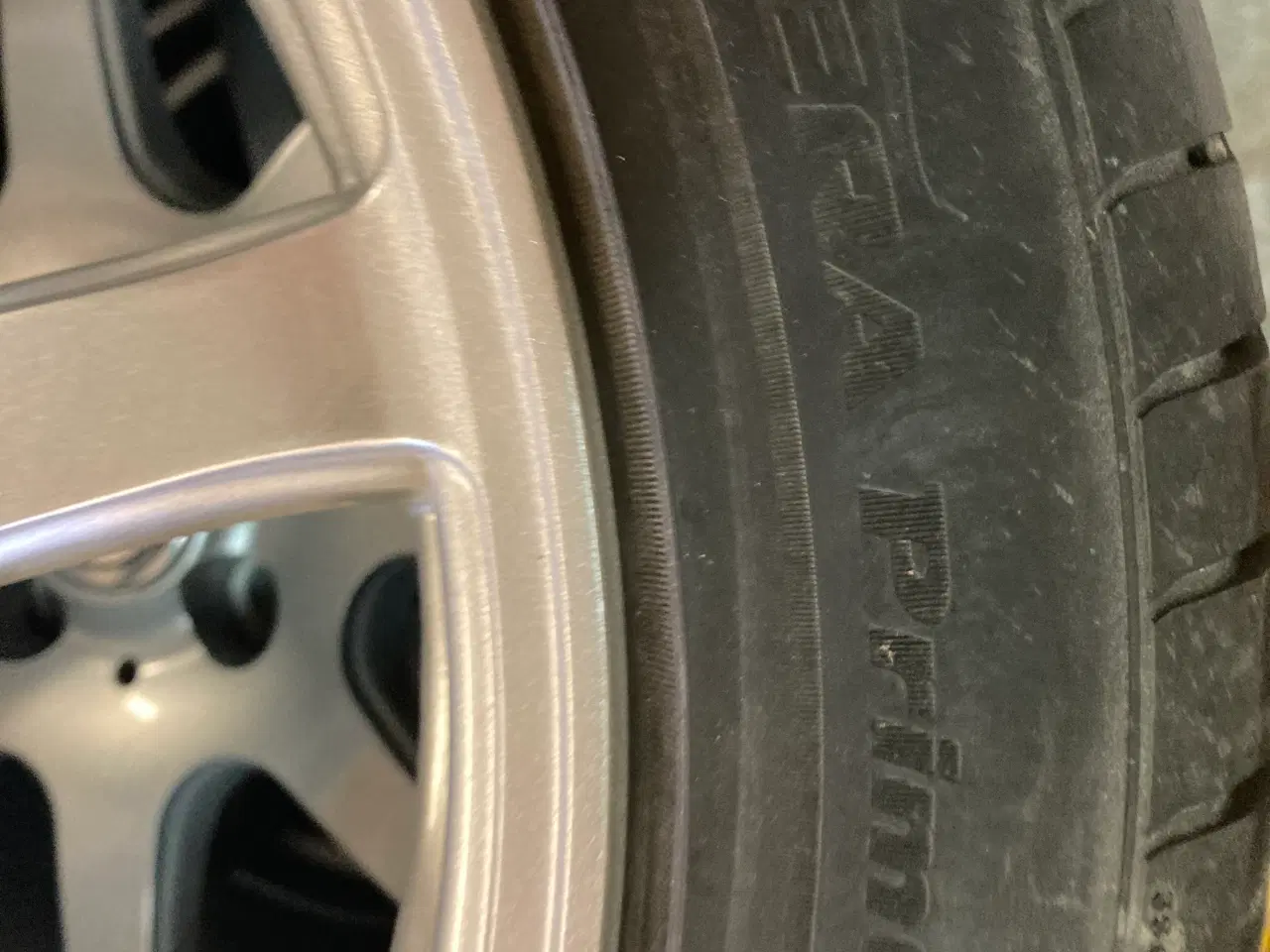 Billede 1 - Alufælge med sommerdæk til VW,Skoda,Seat.