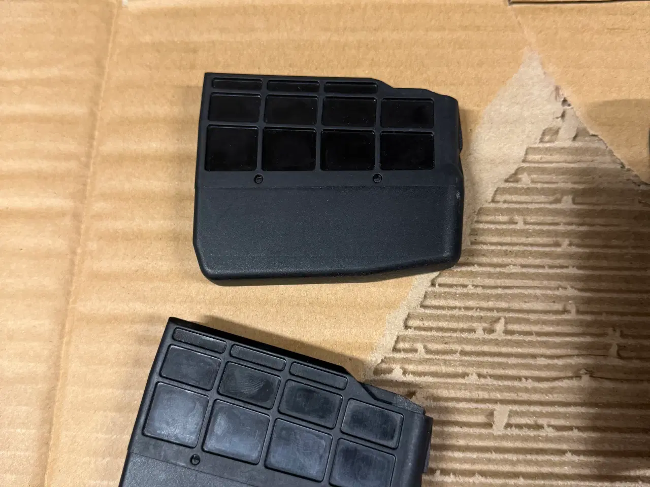 Billede 2 - Tikka T3 skæfte plus 1 stk 5 skuds magasiner