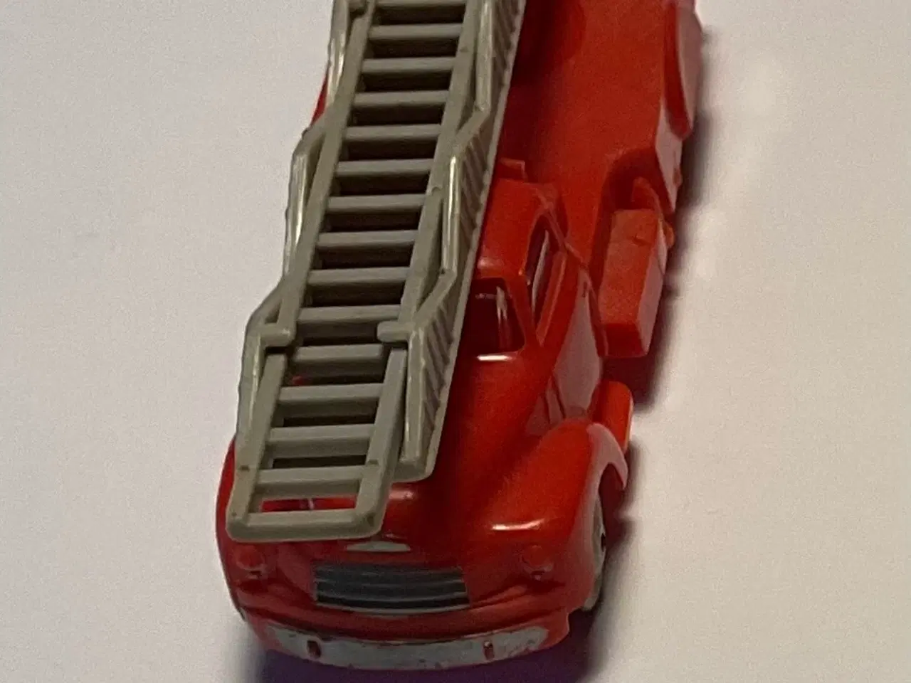 Billede 7 - Lille Lego brandbil ( længde 9 cm )