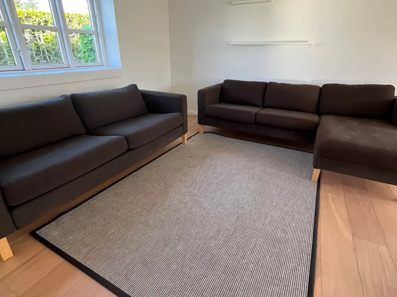 Billede 1 - Sofagruppe 2 x 3 Pers mørkebrune stof sofa
