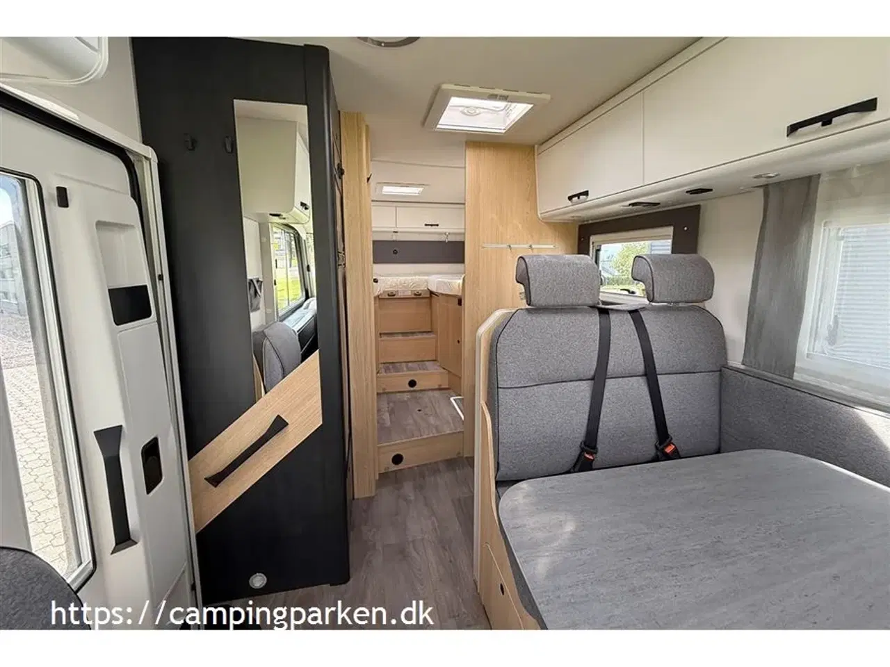 Billede 8 - 2026 - SunLight Sunlights flagskib I68 Adventure med enkeltsenge, automatgear og digital pakke