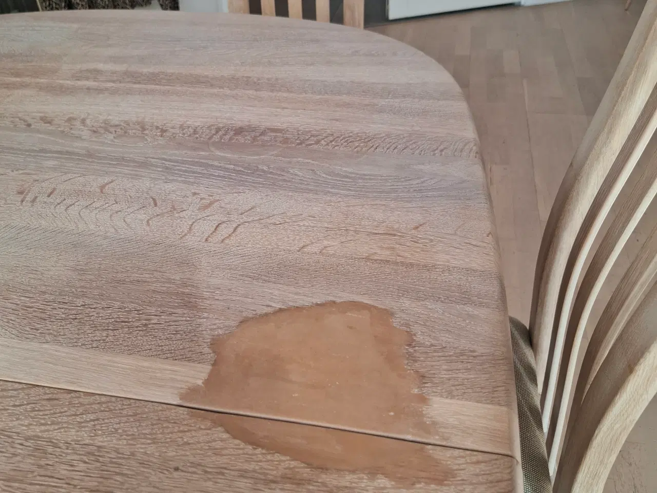 Billede 9 - Spisebord med 6 stole i massivt egetræ