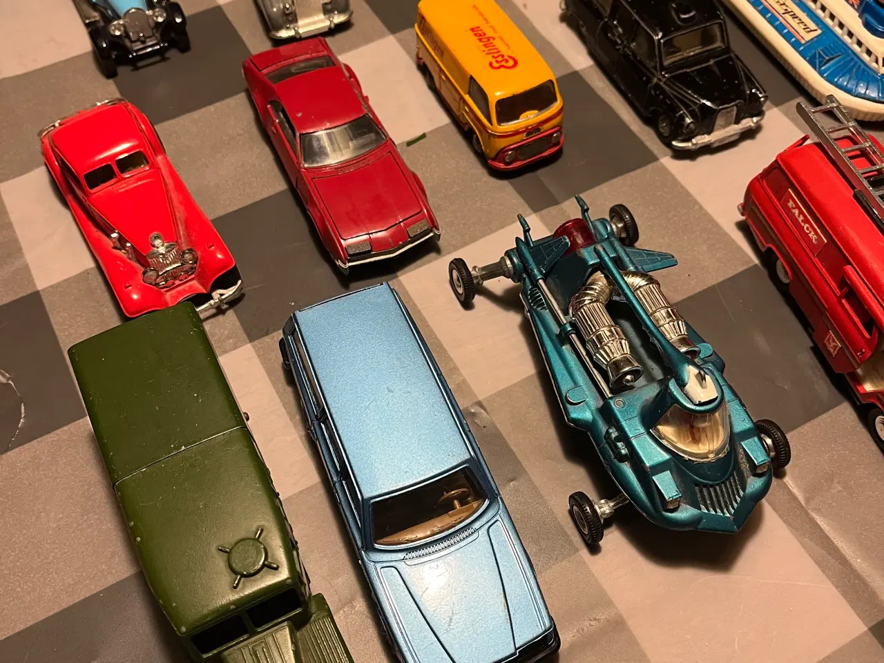 Billede 1 - 16 gamle biler