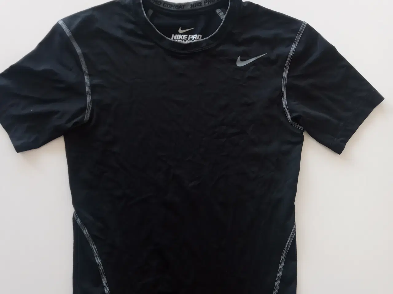 Billede 1 - T-shirt, Nike Pro Combat, str. 38.