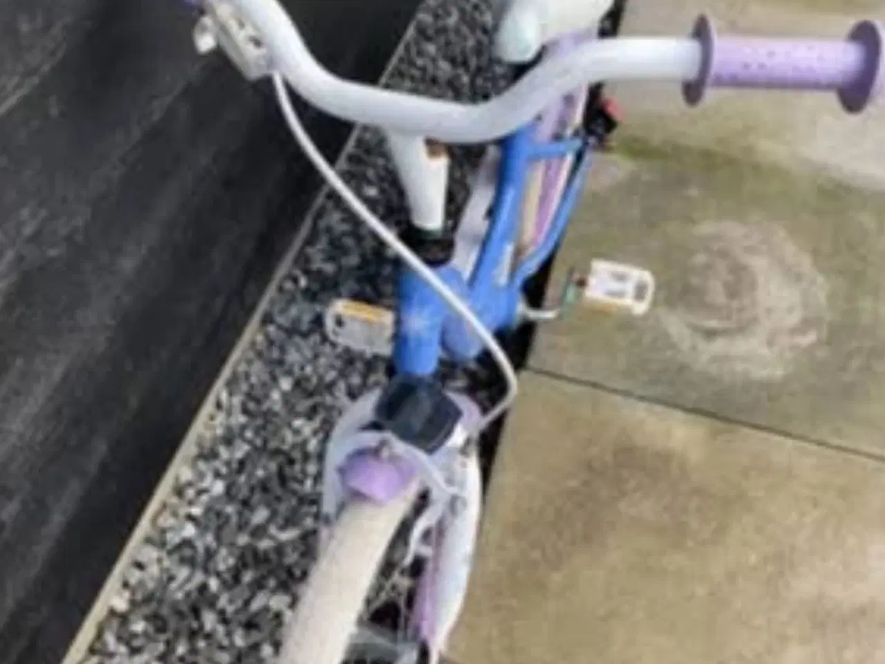 Billede 3 - Børne cykel med Elsa og Anna look 