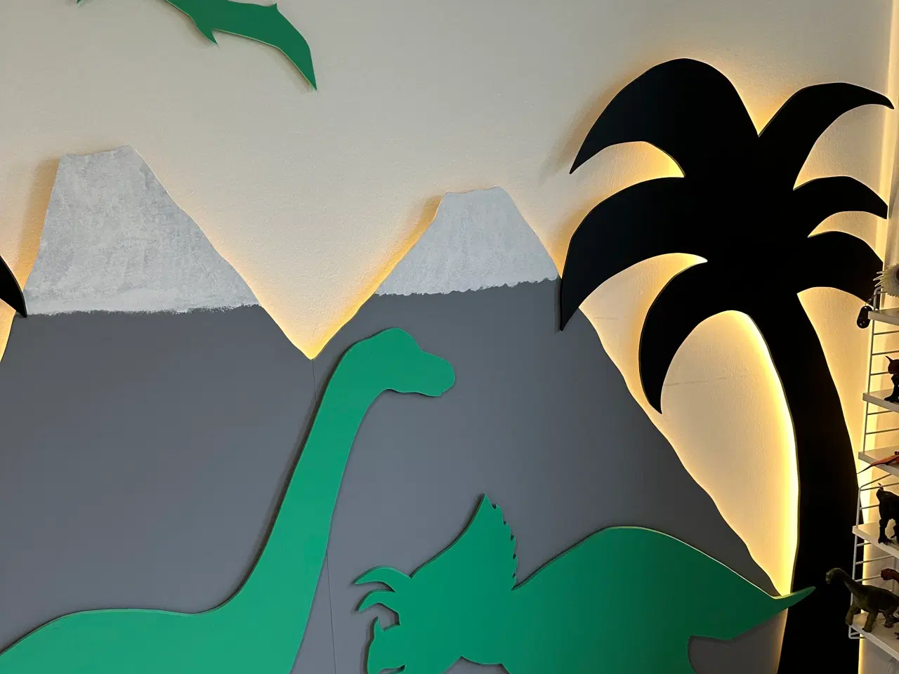 Billede 5 - Dinosaur væg udsmykning med lys - børneværelse
