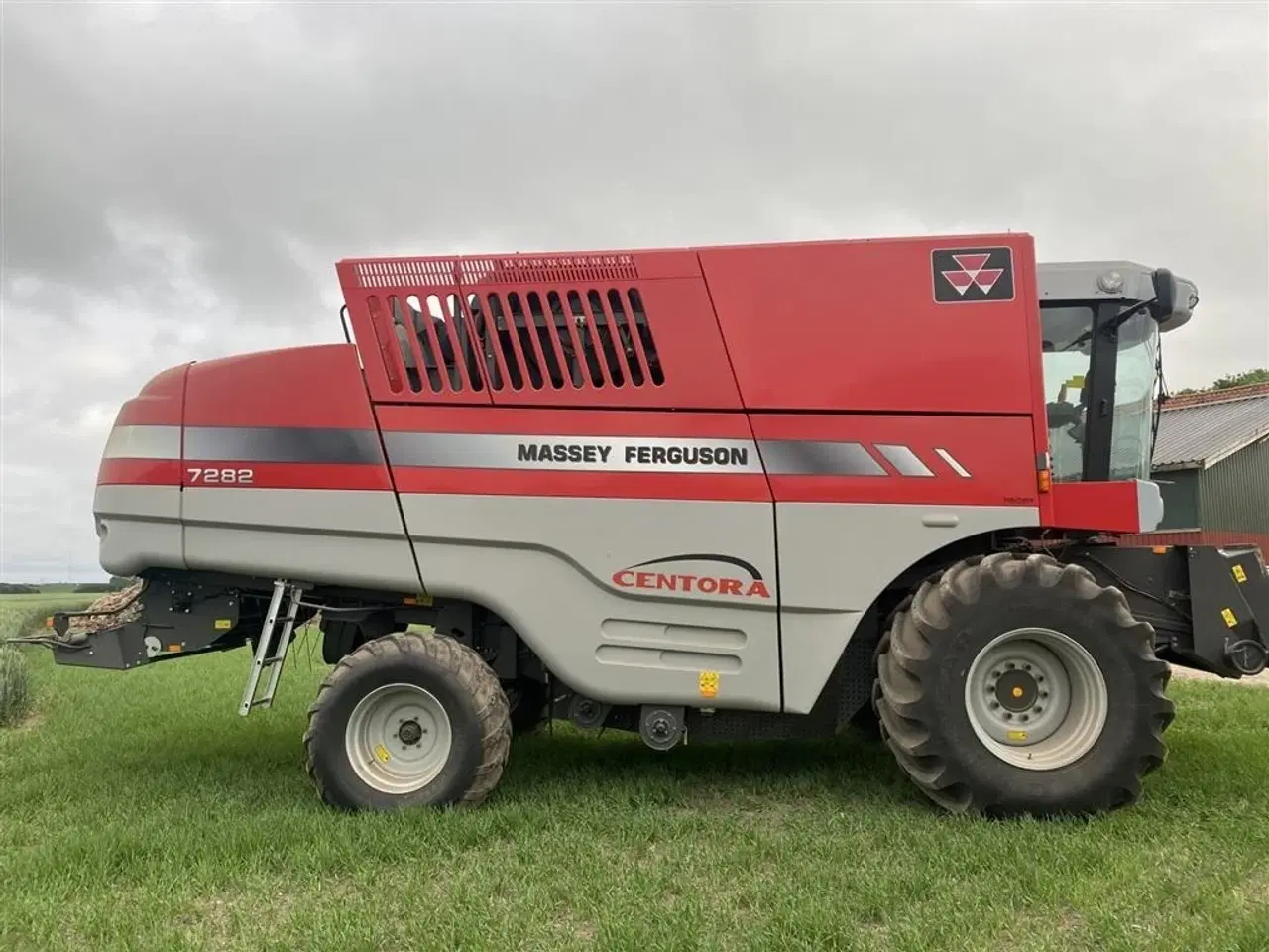 Billede 4 - Massey Ferguson 7282 1015 høsttimer/1435 motortimer. Kørt på egen bedrift i mange år.