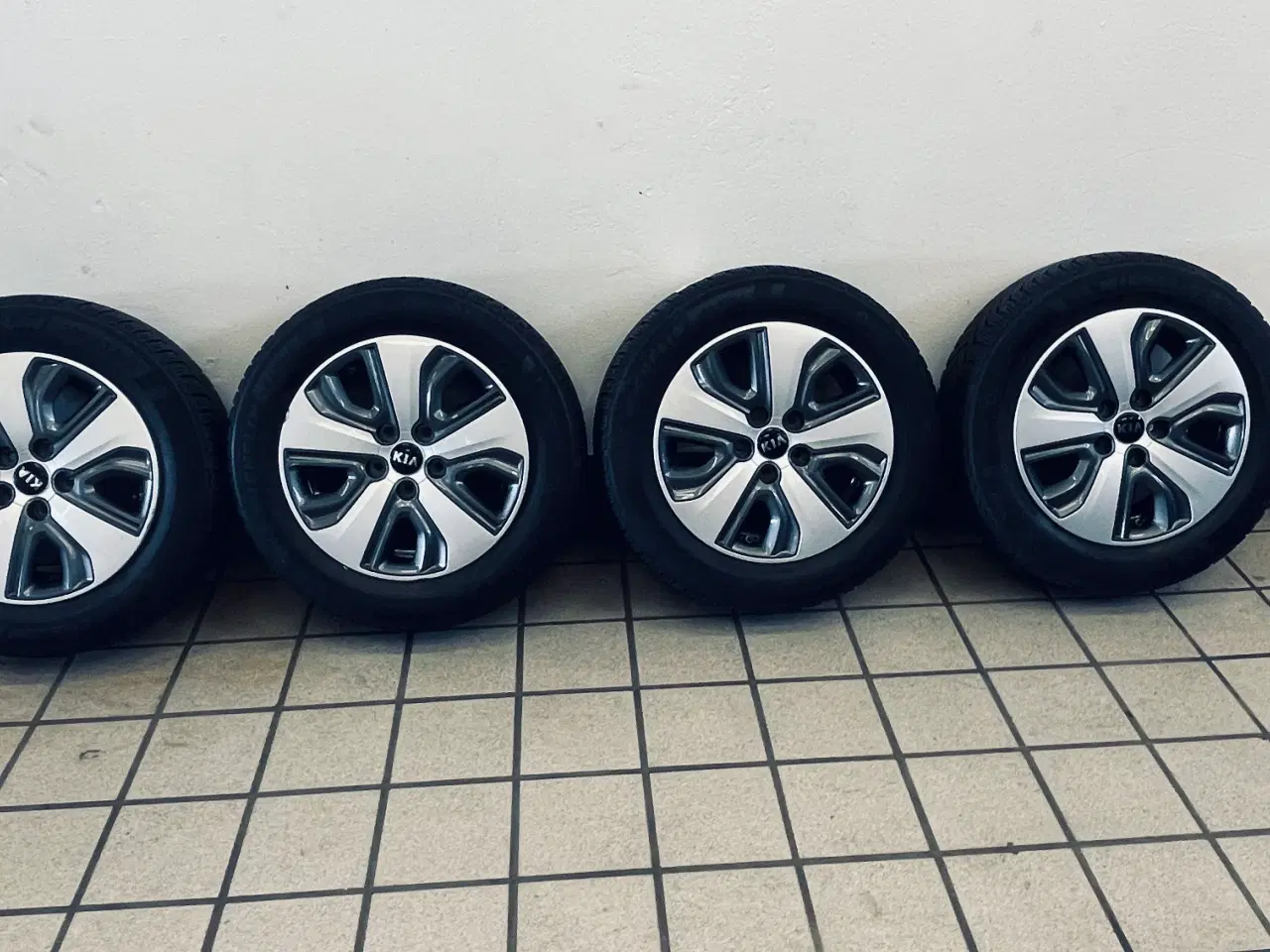 Billede 5 - Originale Kia Niro PHEV Alufælge med vinterdæk – å