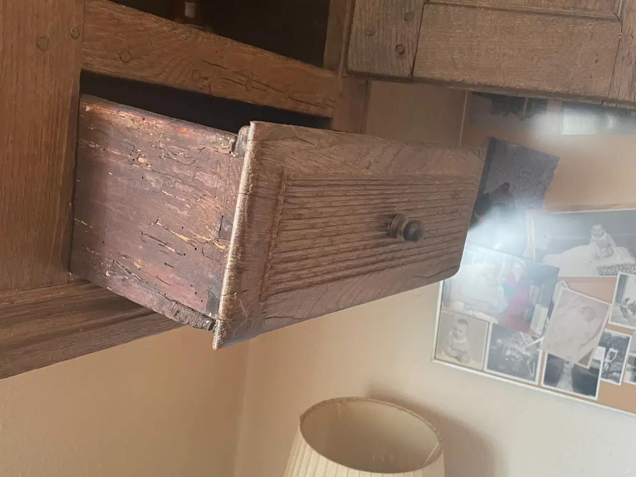 Billede 2 - hængeskab i massiv eg