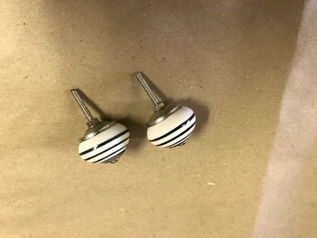 Billede 2 - Dekorative greb i porcelæn