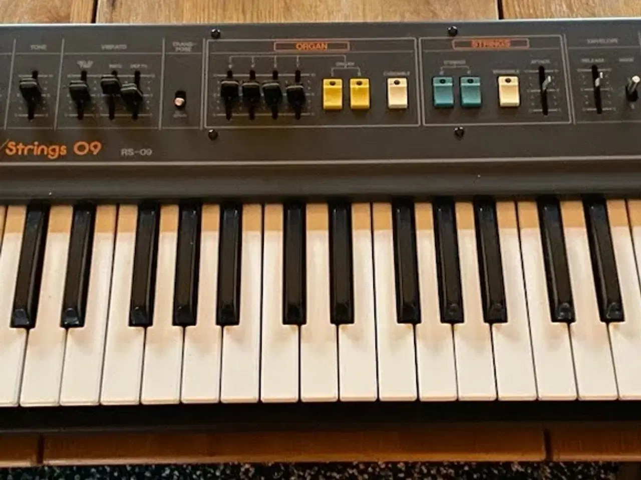 Billede 1 - Keyboard Roland Organ and strings, fra 80érne.