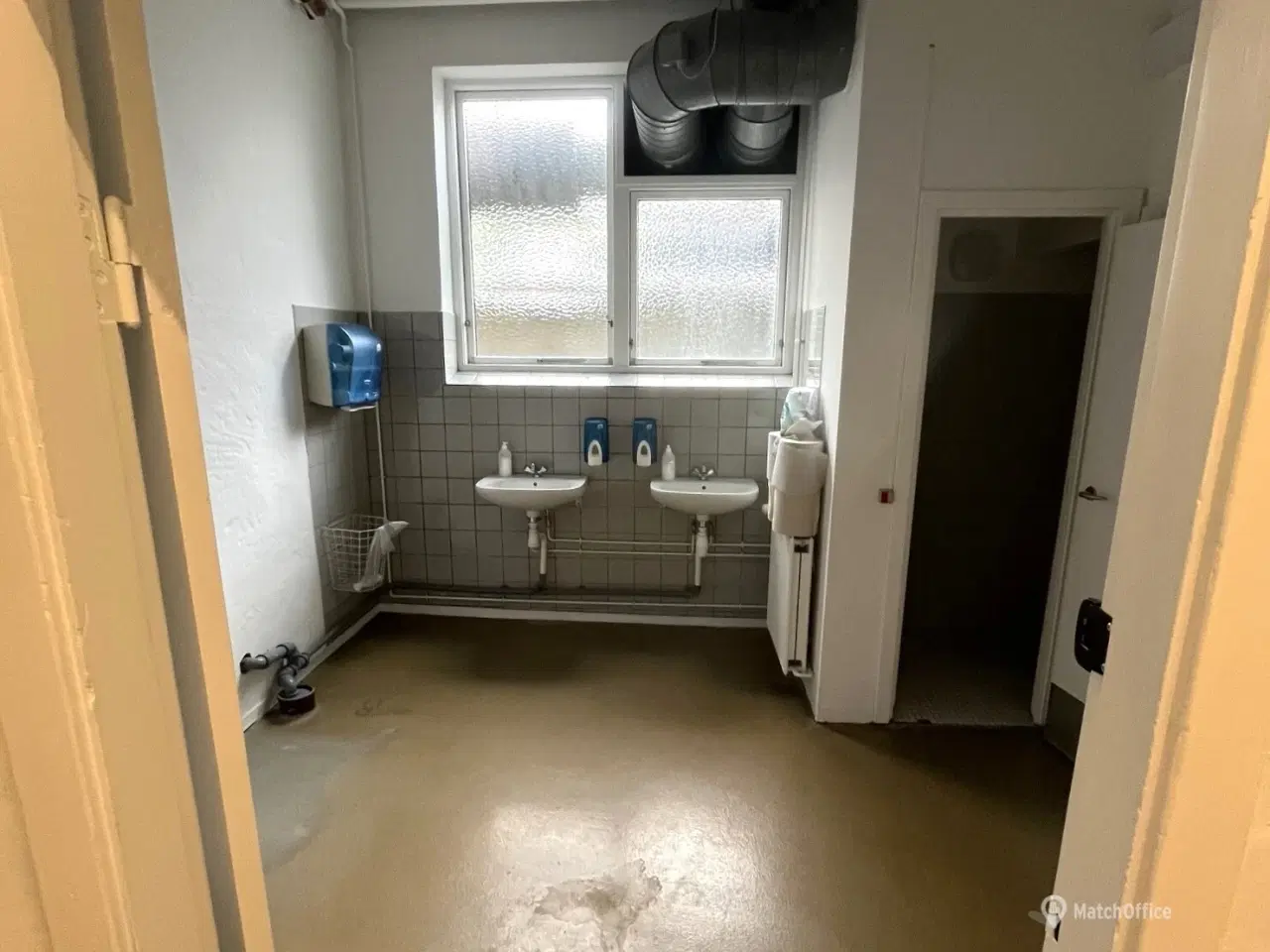 Billede 9 - Præsentabelt lagerlokale på i alt 335 m2