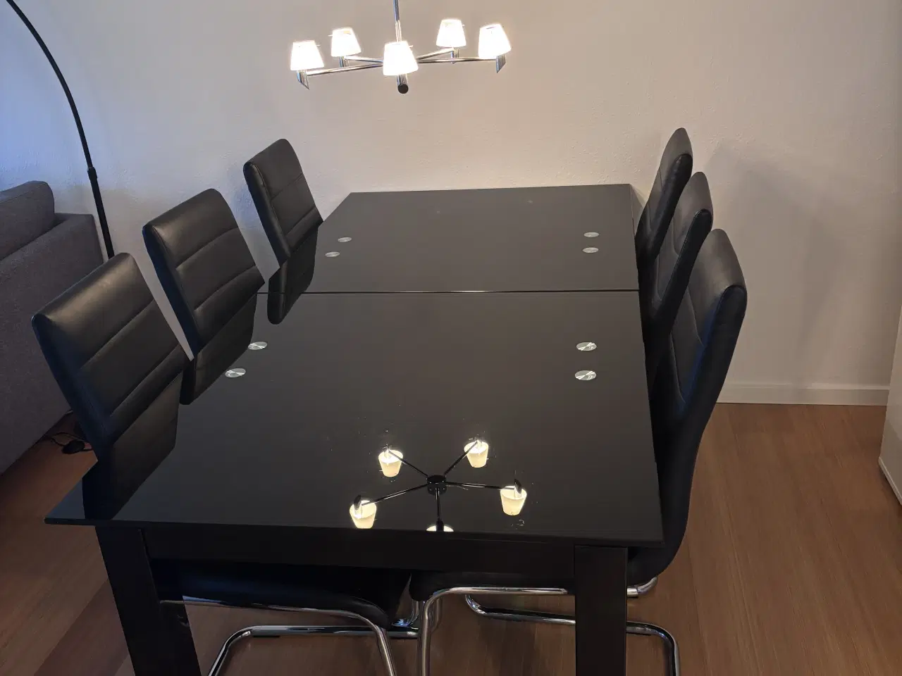 Billede 1 - Spisebord i hærdet glas