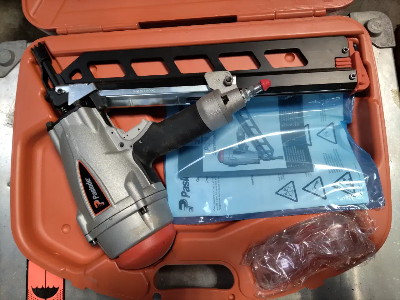 Billede 2 - Paslode sømpistol + søm