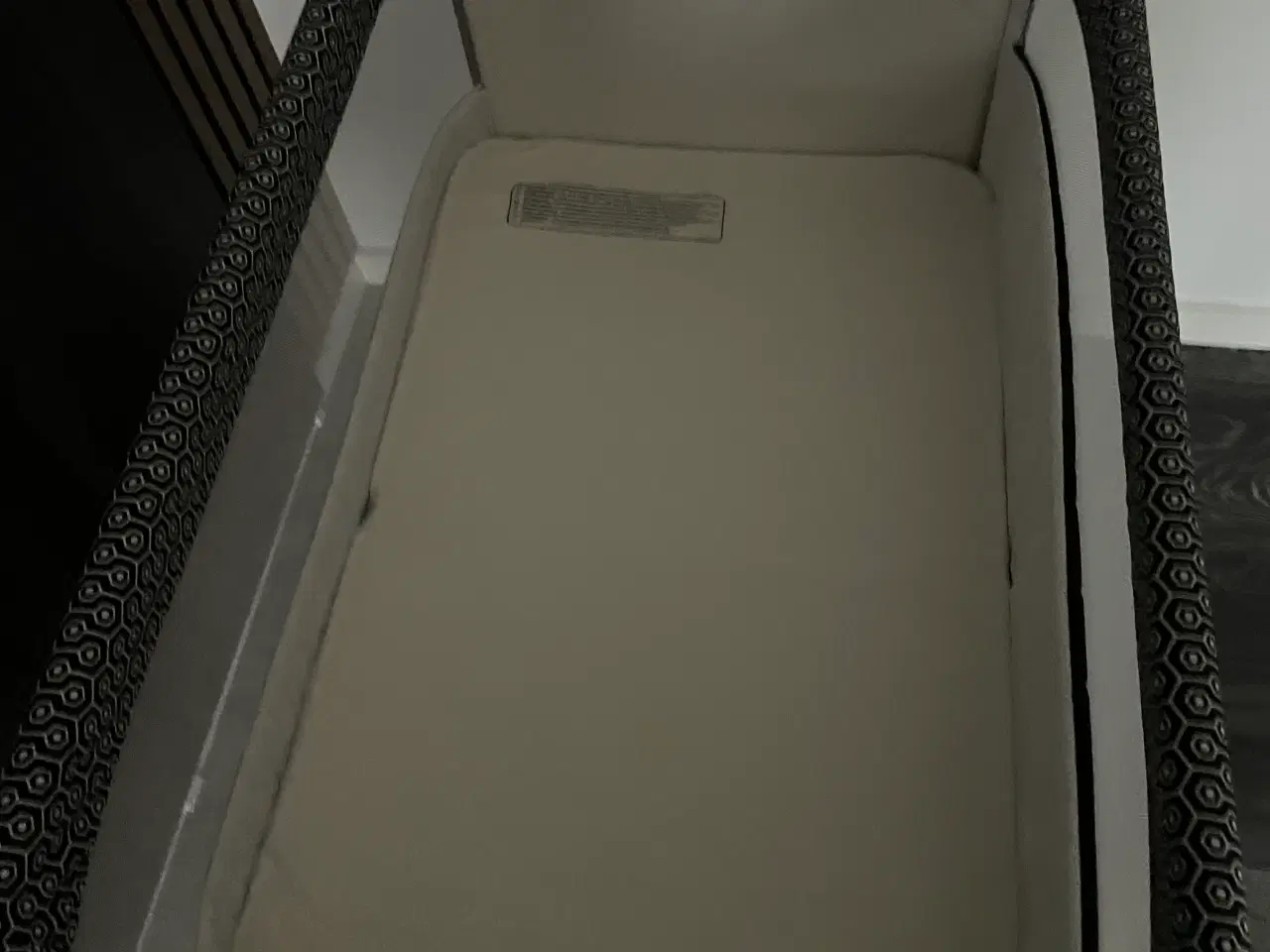 Billede 3 - BEDSIDE SENG 