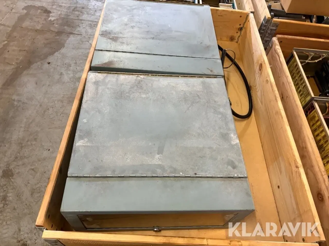 Billede 8 - Samlet lot med komponenter til blæsemaskiner til plastindustrien - 12 paller