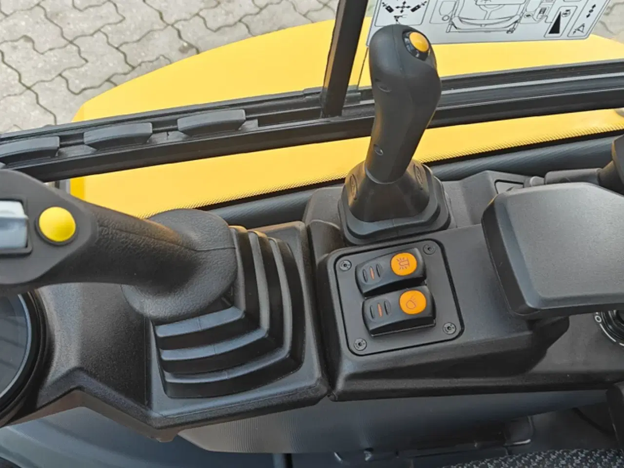 Billede 16 - New Holland E25D