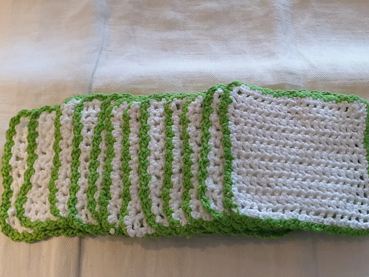 Billede 1 - Hæklerier SE 3 fotos