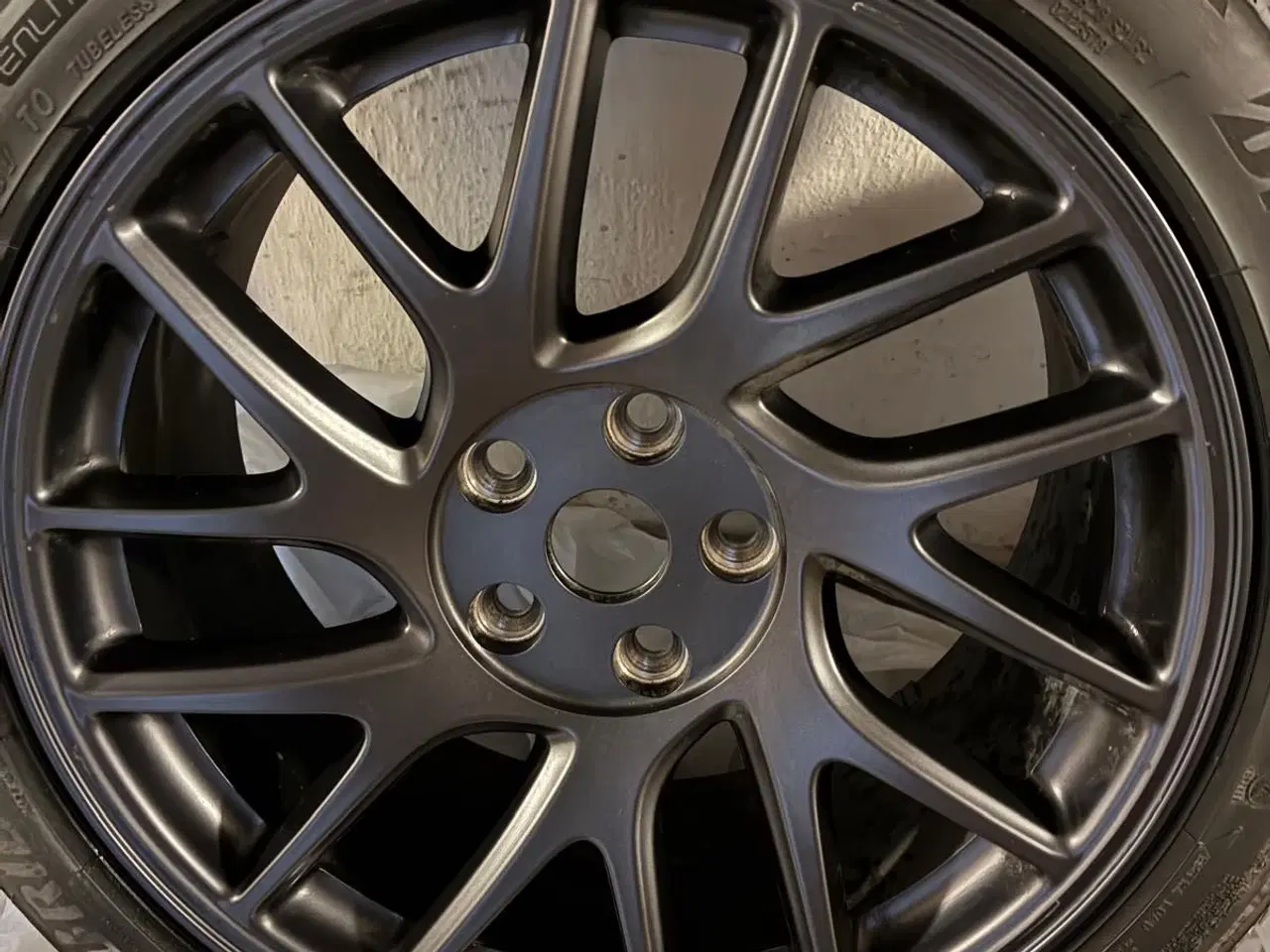 Billede 2 - Alufælge med dækkene 