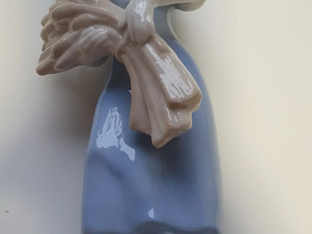 Billede 1 - Porcelænsfigur - Kvinde med korn neg