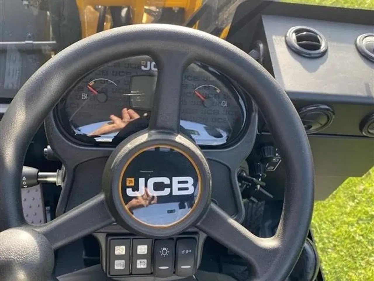 Billede 4 - JCB 403 Plus Agri Med kabine og 30 km/t