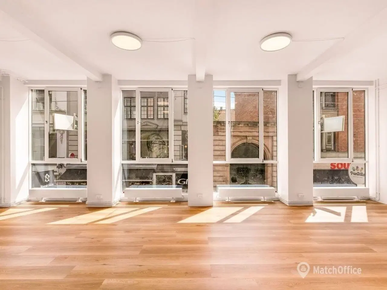 Billede 4 - INGEN BINDING - Lyst og indbydende kontorlejemål på Strøget på 114 m²