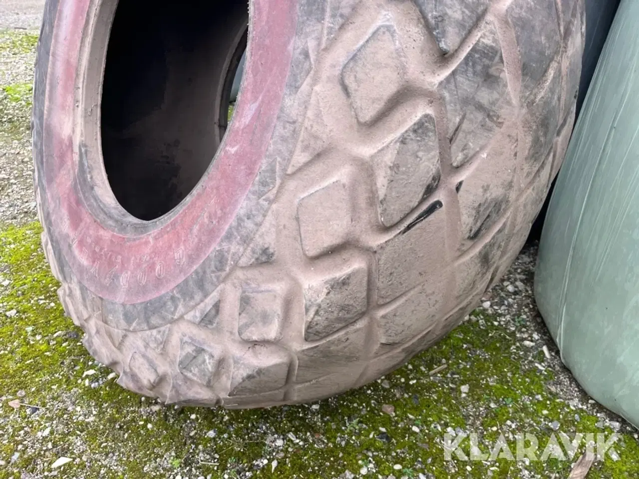 Billede 3 - Dæk Goodyear All weather til gødningspreder