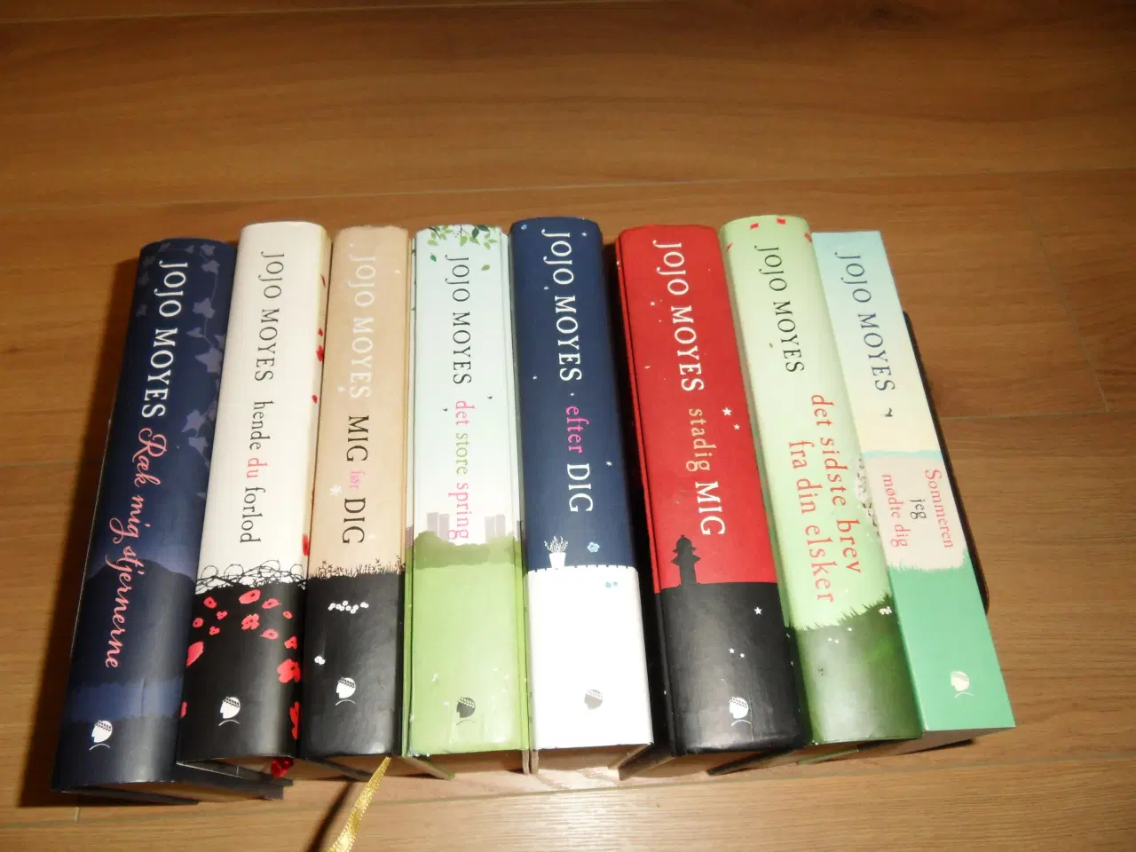 Billede 1 - JoJo Moyes. 8 stk. Mig før dig. Hende du forlod