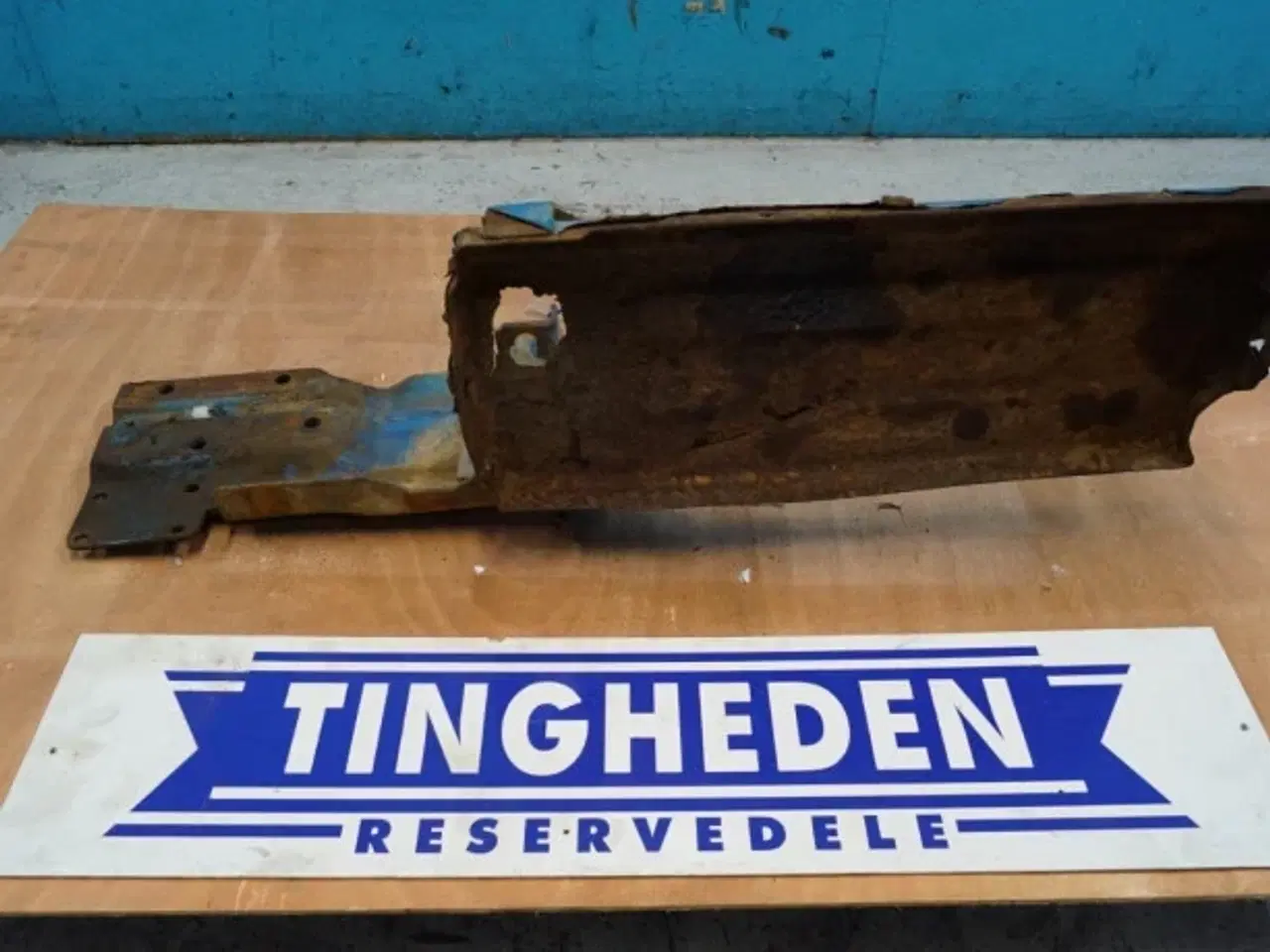 Billede 8 - Ford 4000 Batterikasse