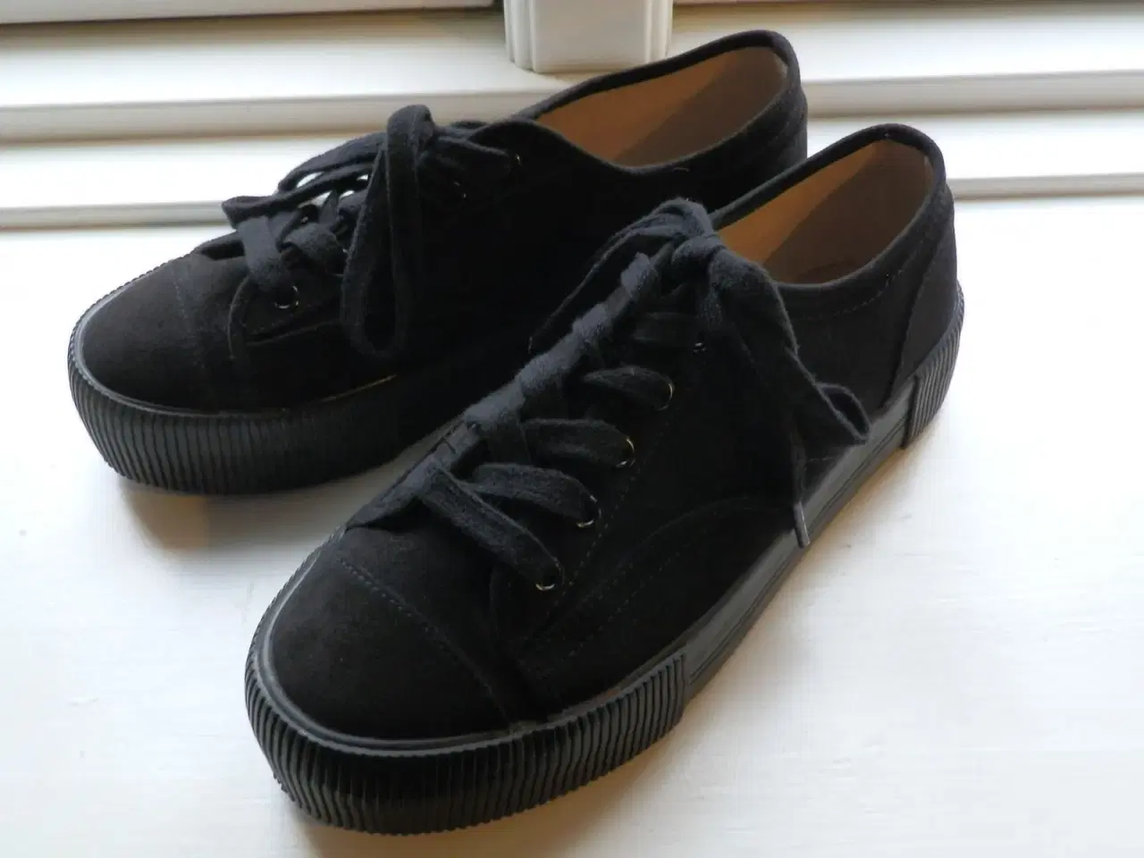 Billede 5 - Nye sorte og meget fede sneakers!