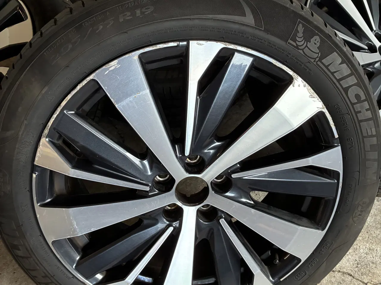 Billede 2 - Peugeot Alufælge 19”