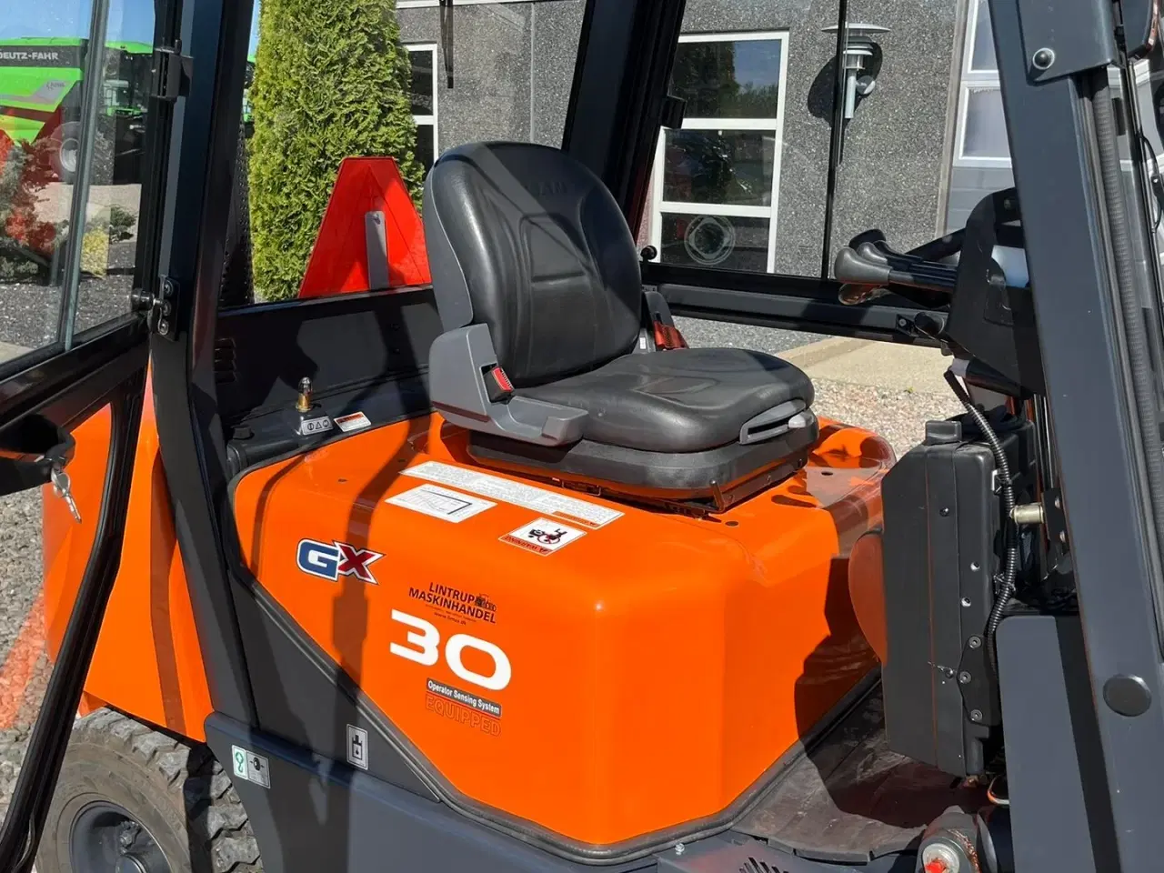 Billede 10 - Doosan D30 G med kabine og KUN 57 TIMER FRA NY, MED TIME GARENTI