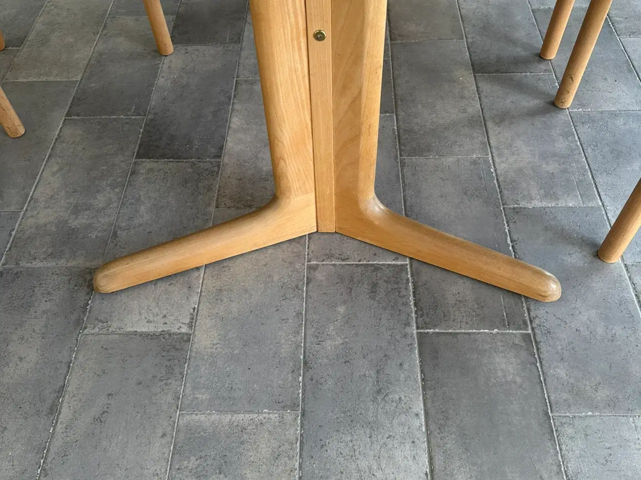 Billede 4 - Skovby spisebord / Høffer stole