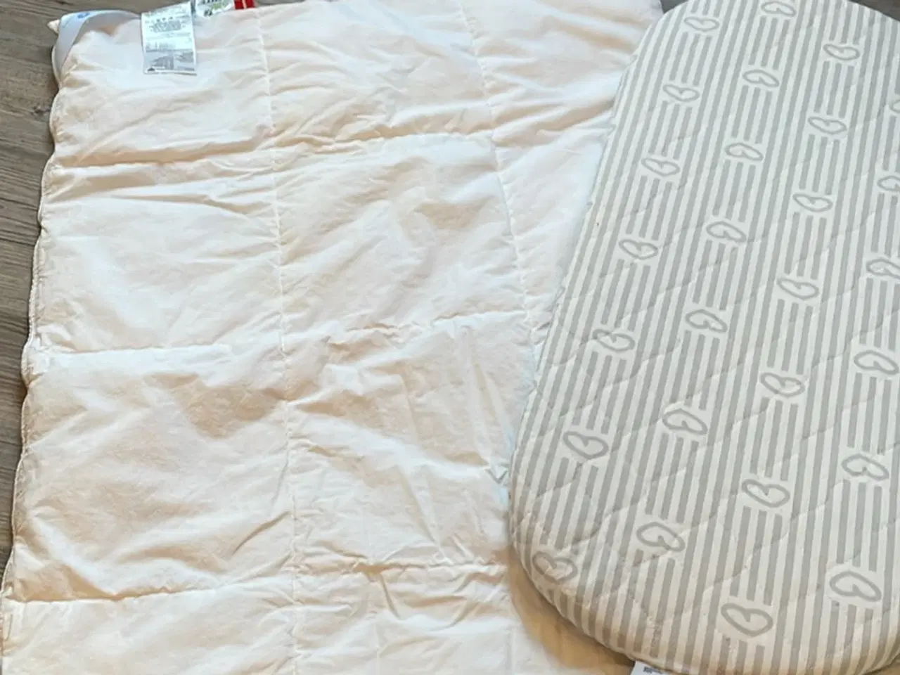 Billede 1 - Babydyne, madras og 2 lagner